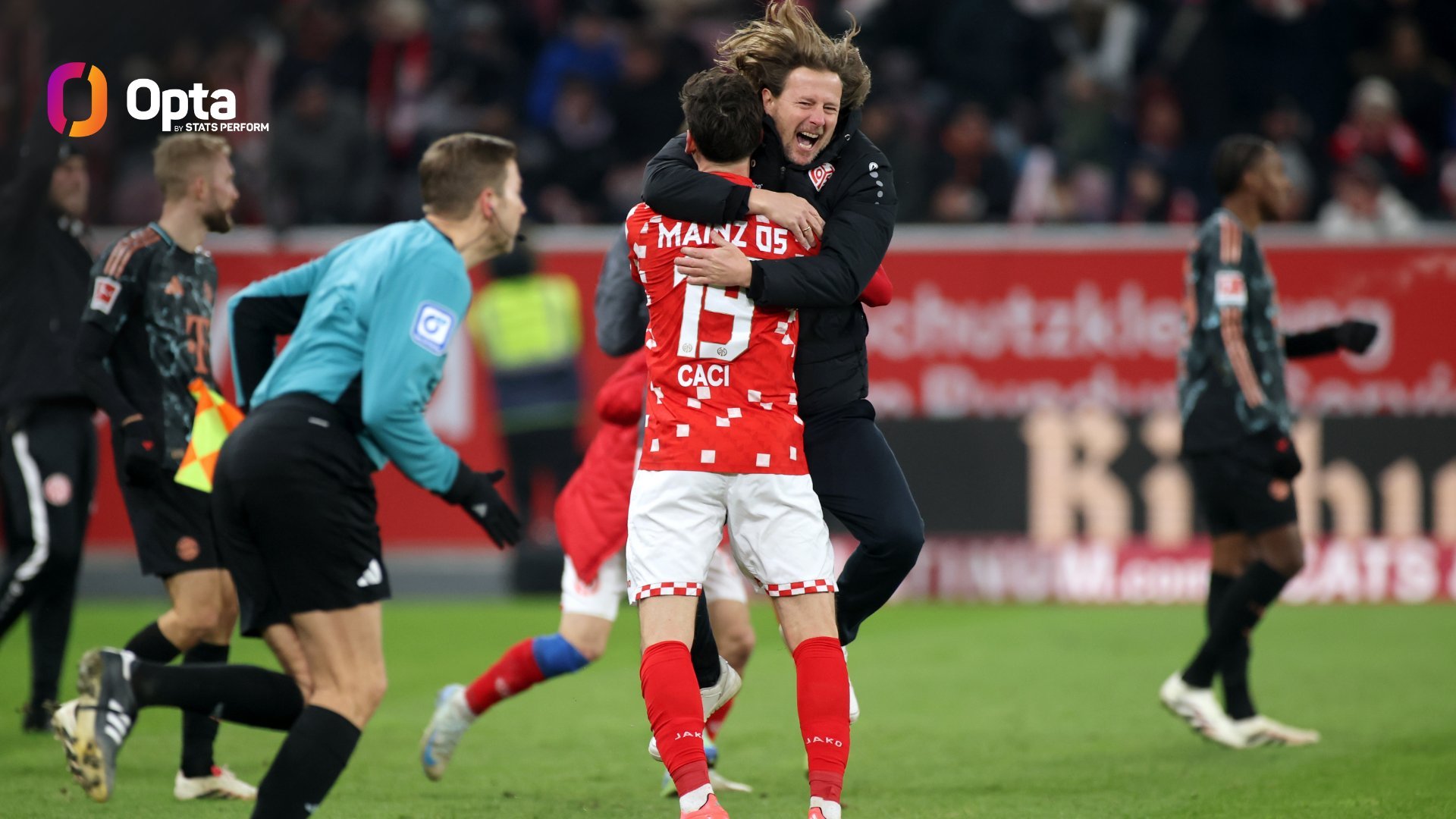 拜仁慕尼黑赢得一场激动人心的比赛的简单介绍