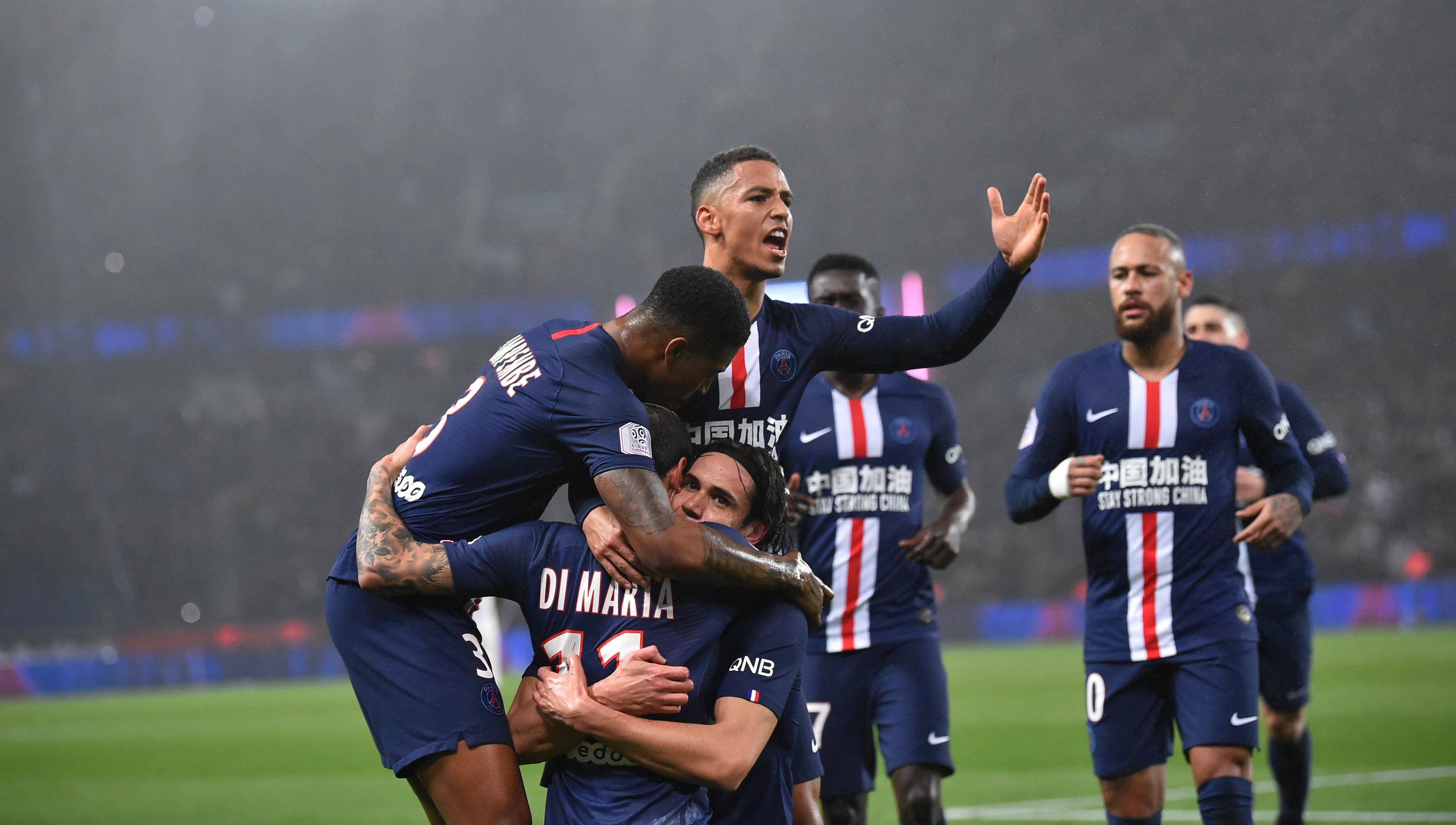 包含巴黎圣日耳曼主场失利，排名下滑的词条