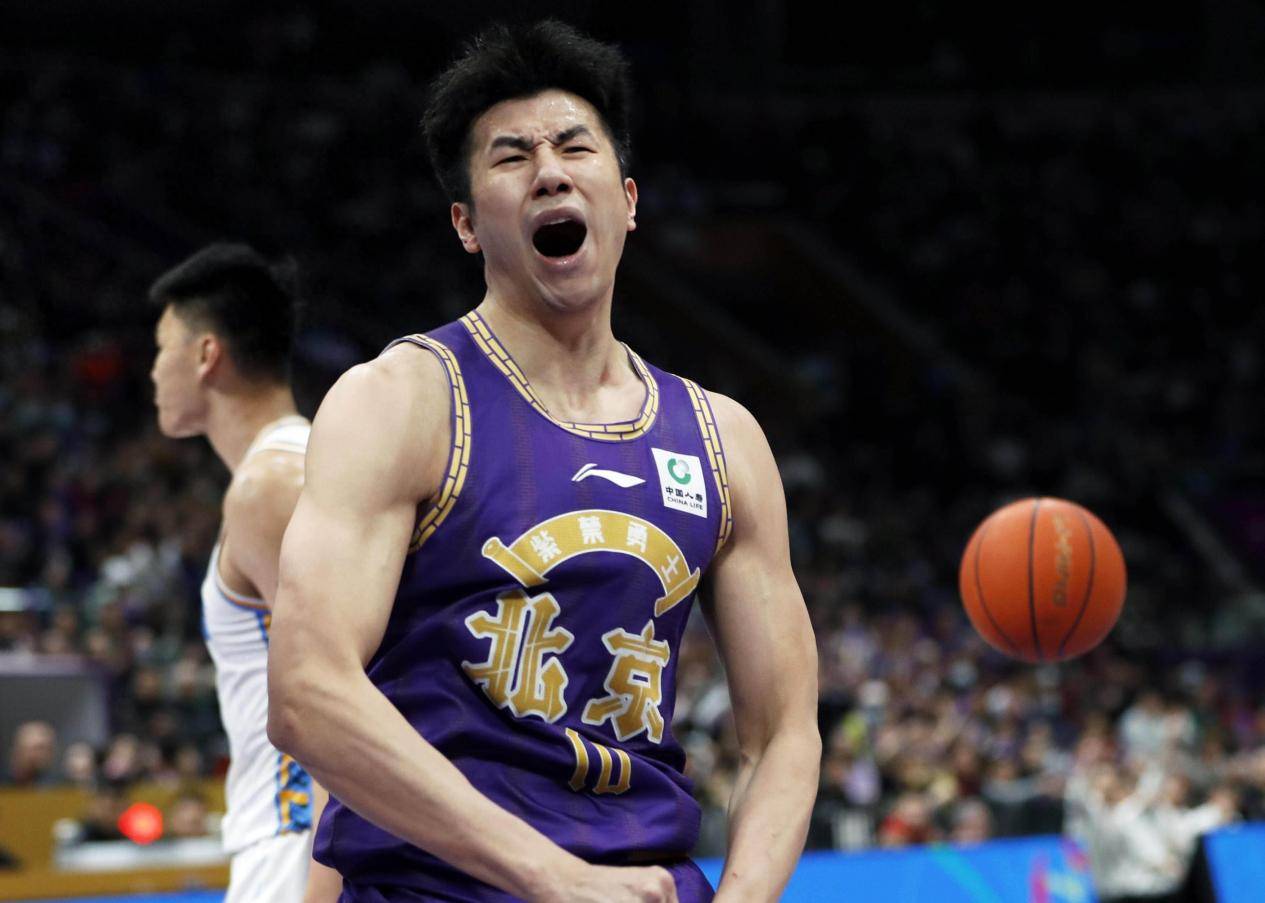 情感激荡的比赛瞬间感动无数球迷的简单介绍