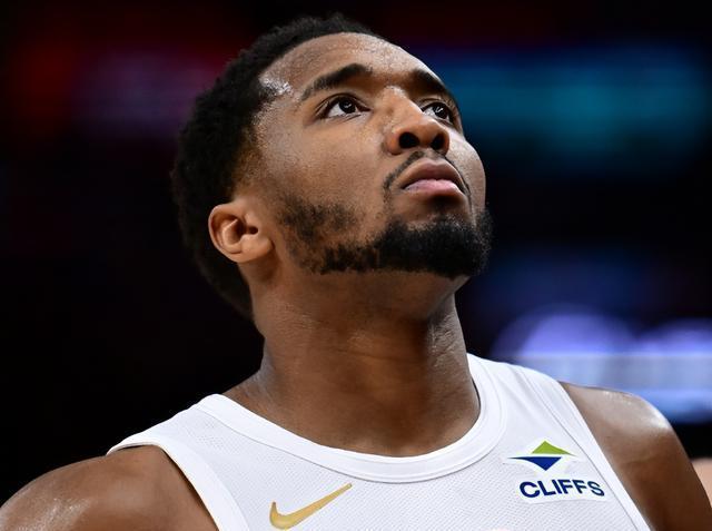 爵士狂砍米切尔分，冲击季后赛迎来新赛季高光！