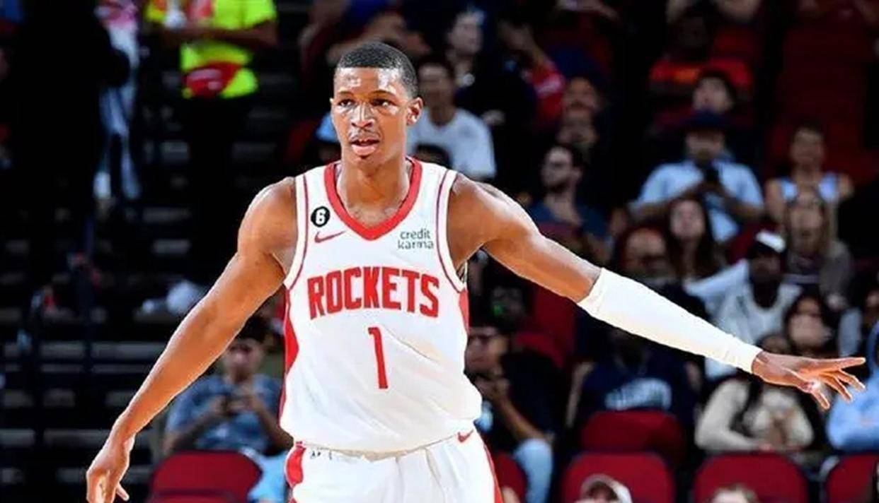 火箭险胜老鹰，字母哥关键表现点燃全场！