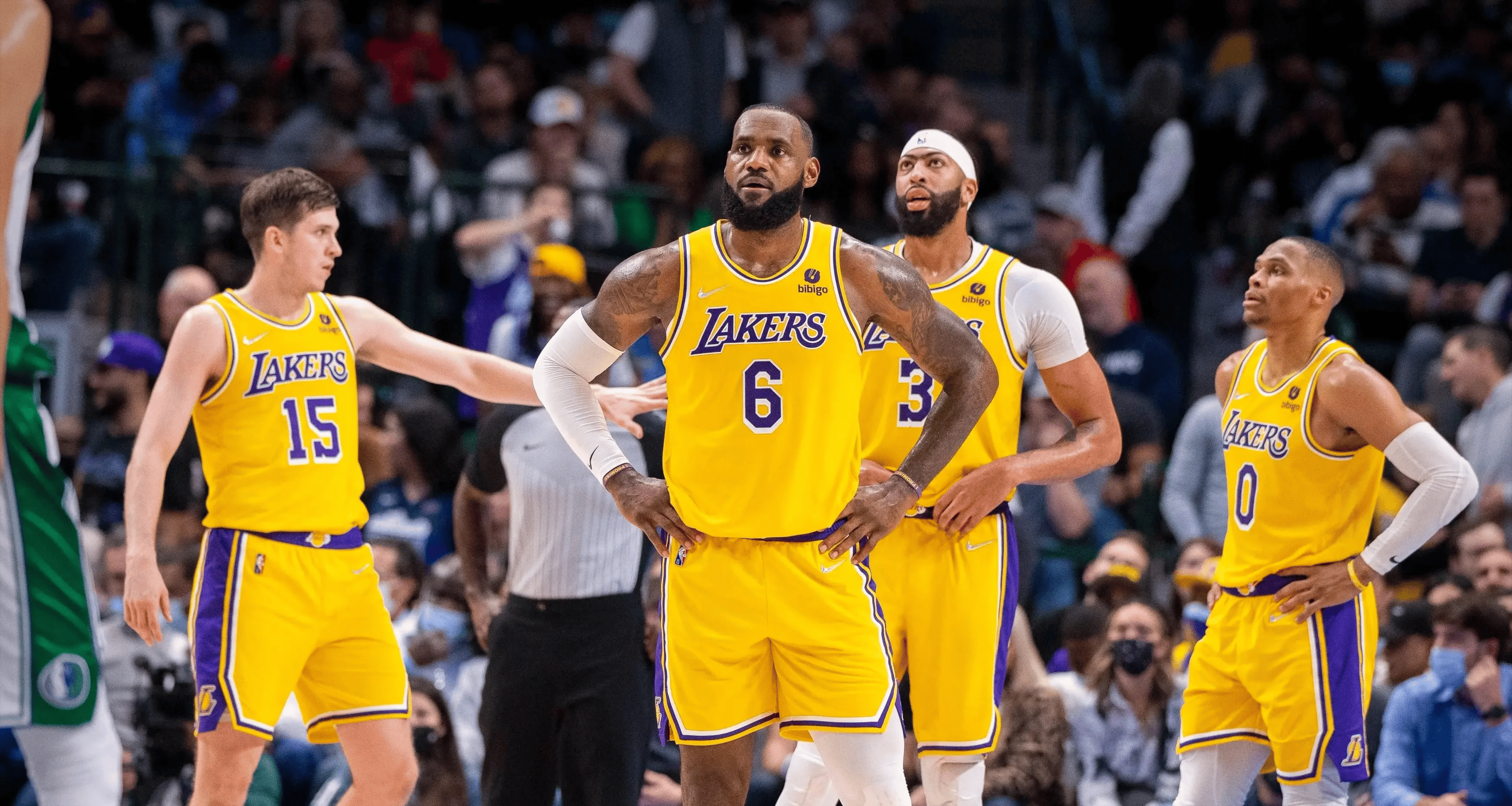 湖人狂砍爆发新星分,詹姆斯迎来新赛季高光! 湖人狂砍爆发新星分,詹姆斯迎来新赛季高光!