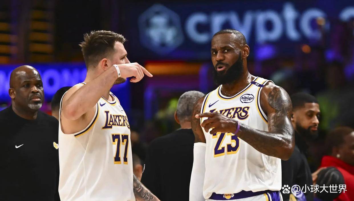 黄蜂险胜湖人,莫兰特关键表现点燃全场! 黄蜂险胜湖人,莫兰特关键表现点燃全场!